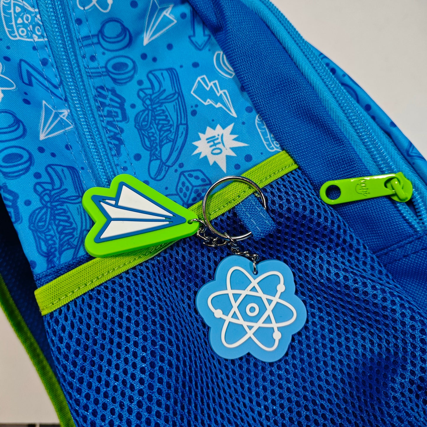 Bolso / Morral Capi Grande Stickers + Porta Laptop 15" - OPP