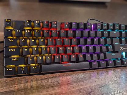 Teclado Mecánico Gaming Rgb Xtrike Me Gk-803 Switch Rojo Negro